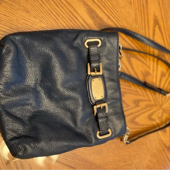 Michael Kors Navy Crossbody Bag with Gold Hardware - Picture 1 of 6